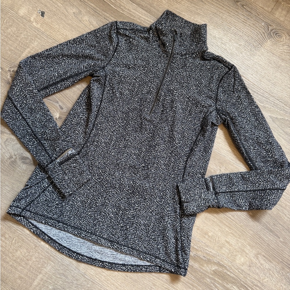 Lululemon Outrun 1/2 Zip in Luon Ripple Jacquard Black & White - Picture 6 of 11